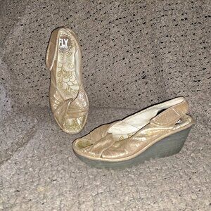 FLY LONDON-Yakin-Glitter Gold Wedge Sandals-Leather-Sz 38/7.5-Excellent